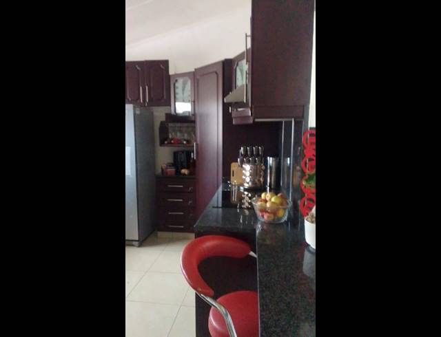 2 BEDROOM APARTMENT FOR SALE IN GROVE END